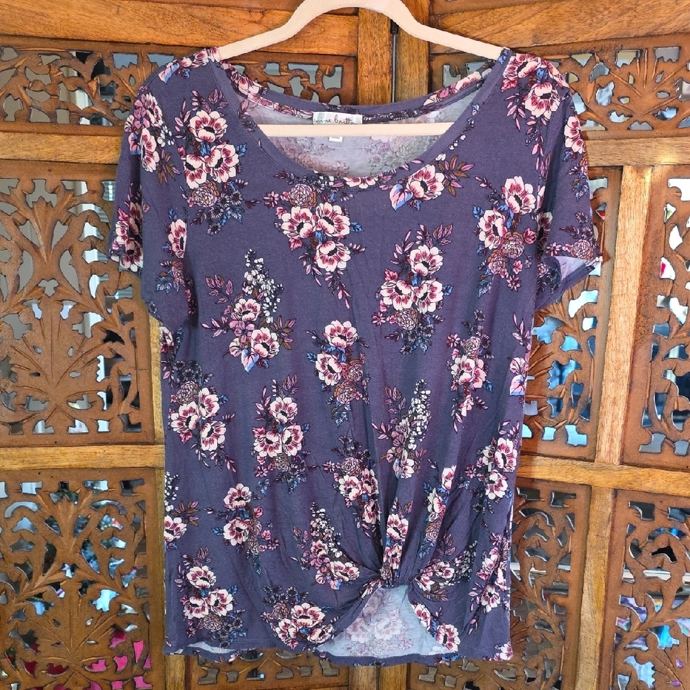 🌟 Nine Britton Purple Floral Knot-Front Top
